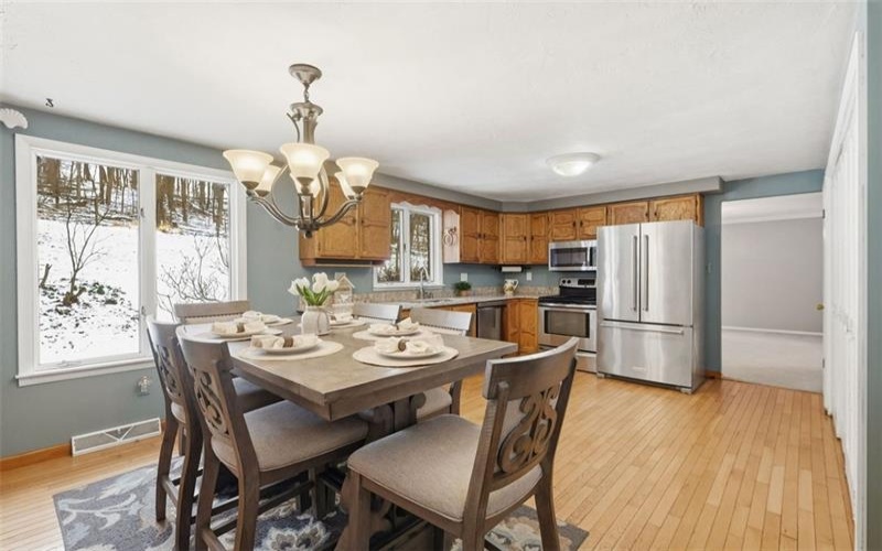 21 Hillcrest Rd, Eighty Four, 15330, 4 Bedrooms Bedrooms, 12 Rooms Rooms,2.2 BathroomsBathrooms,Residential,For Sale,Hillcrest Rd,1741813