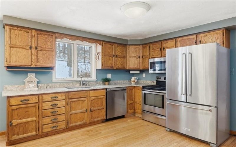21 Hillcrest Rd, Eighty Four, 15330, 4 Bedrooms Bedrooms, 12 Rooms Rooms,2.2 BathroomsBathrooms,Residential,For Sale,Hillcrest Rd,1741813