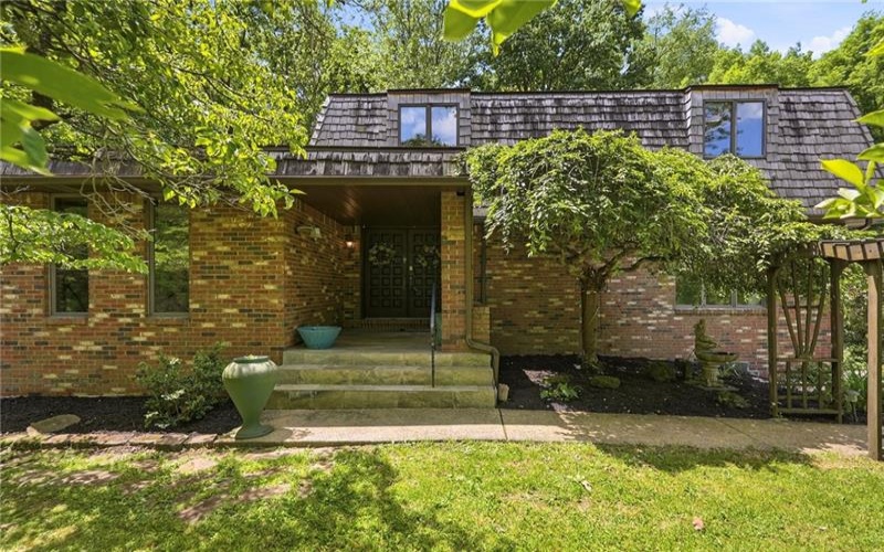 21 Hillcrest Rd, Eighty Four, 15330, 4 Bedrooms Bedrooms, 12 Rooms Rooms,2.2 BathroomsBathrooms,Residential,For Sale,Hillcrest Rd,1741813