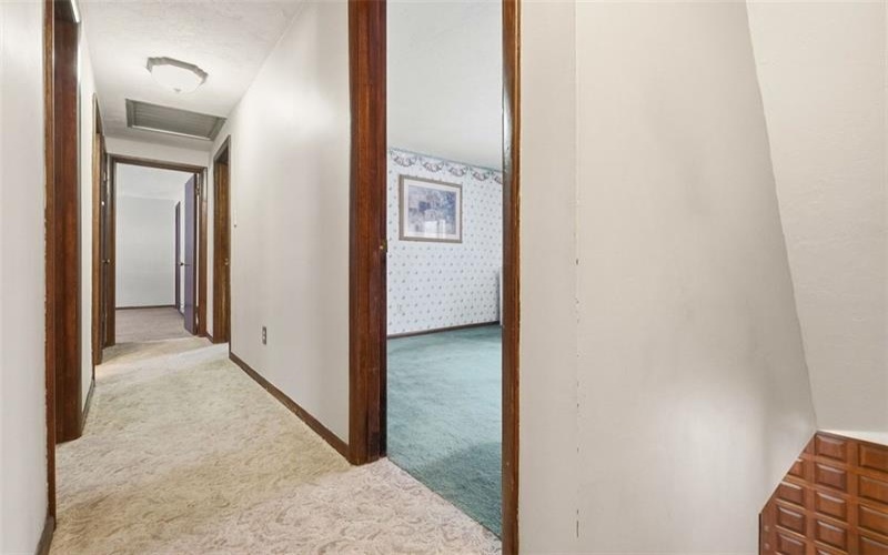 21 Hillcrest Rd, Eighty Four, 15330, 4 Bedrooms Bedrooms, 12 Rooms Rooms,2.2 BathroomsBathrooms,Residential,For Sale,Hillcrest Rd,1741813
