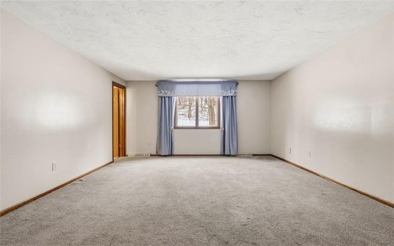 21 Hillcrest Rd, Eighty Four, 15330, 4 Bedrooms Bedrooms, 12 Rooms Rooms,2.2 BathroomsBathrooms,Residential,For Sale,Hillcrest Rd,1741813