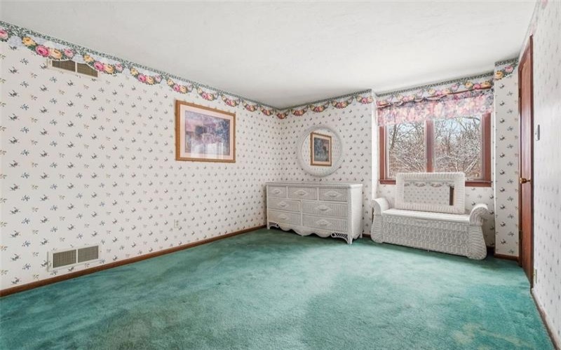 21 Hillcrest Rd, Eighty Four, 15330, 4 Bedrooms Bedrooms, 12 Rooms Rooms,2.2 BathroomsBathrooms,Residential,For Sale,Hillcrest Rd,1741813
