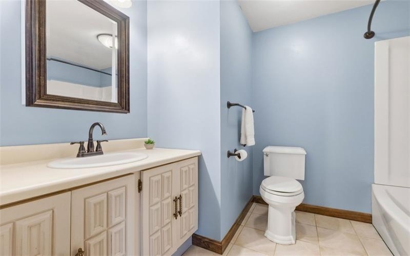 21 Hillcrest Rd, Eighty Four, 15330, 4 Bedrooms Bedrooms, 12 Rooms Rooms,2.2 BathroomsBathrooms,Residential,For Sale,Hillcrest Rd,1741813