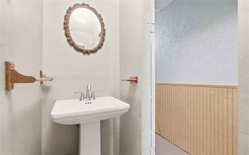 21 Hillcrest Rd, Eighty Four, 15330, 4 Bedrooms Bedrooms, 12 Rooms Rooms,2.2 BathroomsBathrooms,Residential,For Sale,Hillcrest Rd,1741813