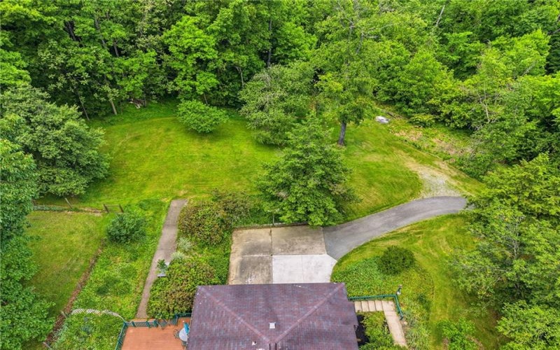 21 Hillcrest Rd, Eighty Four, 15330, 4 Bedrooms Bedrooms, 12 Rooms Rooms,2.2 BathroomsBathrooms,Residential,For Sale,Hillcrest Rd,1741813
