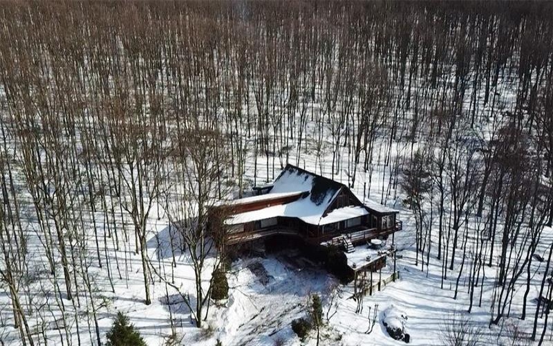 235 Pine Knob Rd, Hopwood, 15445, 2 Bedrooms Bedrooms, 4 Rooms Rooms,1.1 BathroomsBathrooms,Residential,For Sale,Pine Knob Rd,1735468