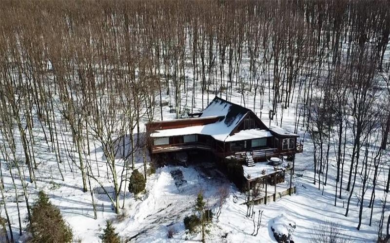 235 Pine Knob Rd, Hopwood, 15445, 2 Bedrooms Bedrooms, 4 Rooms Rooms,1.1 BathroomsBathrooms,Residential,For Sale,Pine Knob Rd,1735468