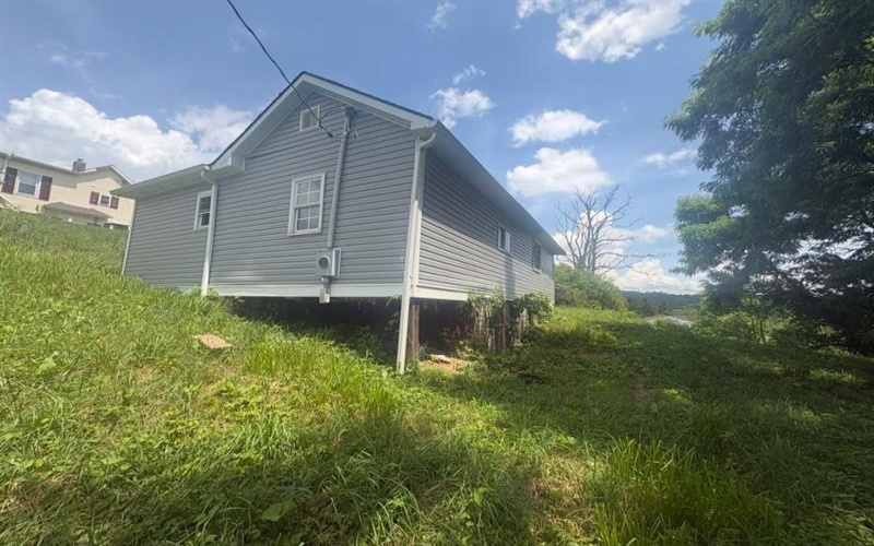 105 Penn Ave, Bentleyville, 15314, 2 Bedrooms Bedrooms, ,1 BathroomBathrooms,Residential,For Sale,Penn Ave,1735485