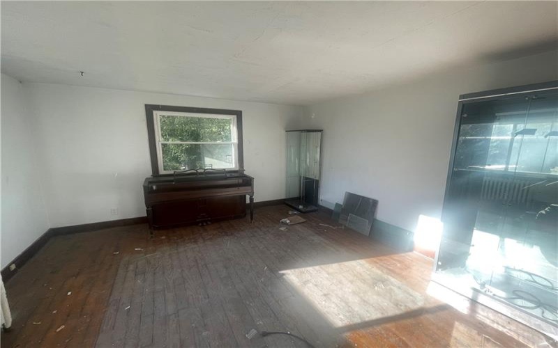 102 Turnbull Ln, Wickhaven, 15492, 3 Bedrooms Bedrooms, ,1.1 BathroomsBathrooms,Residential,For Sale,Turnbull Ln,1739106