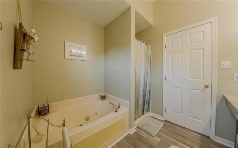 138 Valley View Dr, Rostraver Township, 15012, 4 Bedrooms Bedrooms, 11 Rooms Rooms,2.1 BathroomsBathrooms,Residential,For Sale,Valley View Dr,1724235