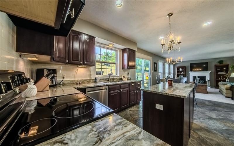 138 Valley View Dr, Rostraver Township, 15012, 4 Bedrooms Bedrooms, 11 Rooms Rooms,2.1 BathroomsBathrooms,Residential,For Sale,Valley View Dr,1724235