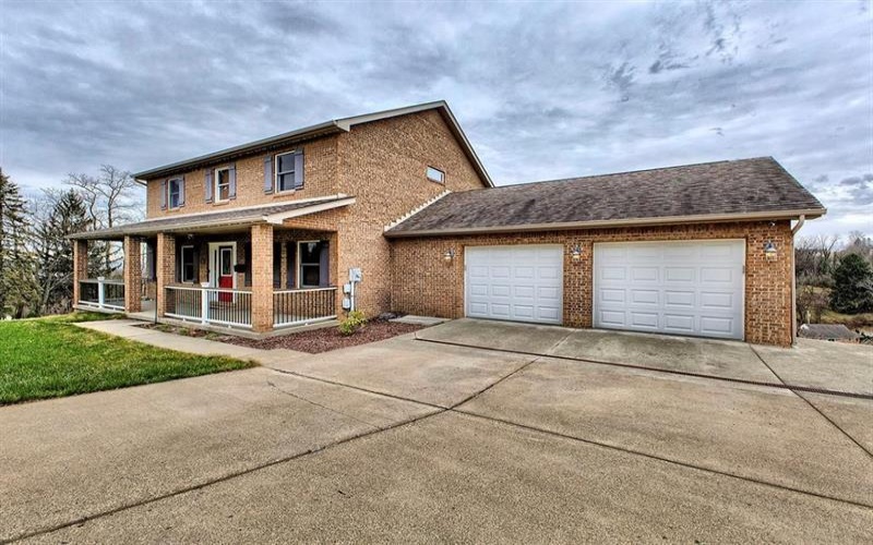 11227 Pershing DRIVE, North Huntingdon, 15642, 5 Bedrooms Bedrooms, 13 Rooms Rooms,4 BathroomsBathrooms,Residential,For Sale,Pershing,1746866