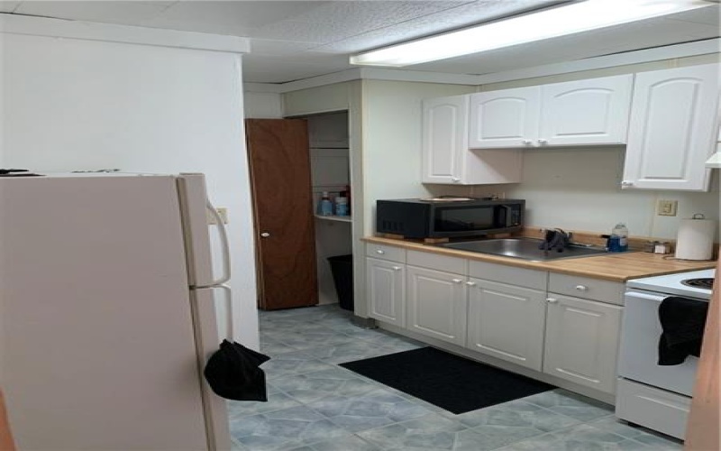 527 Westmoreland Ave, Avonmore, 15618, 6 Bedrooms Bedrooms, ,Residential,For Sale,Westmoreland Ave,1742014