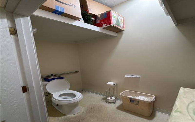 6 Oliver Rd Suite 108, Uniontown, 15401, ,Commercial-industrial-business,For Sale,Oliver Rd Suite 108,1746888