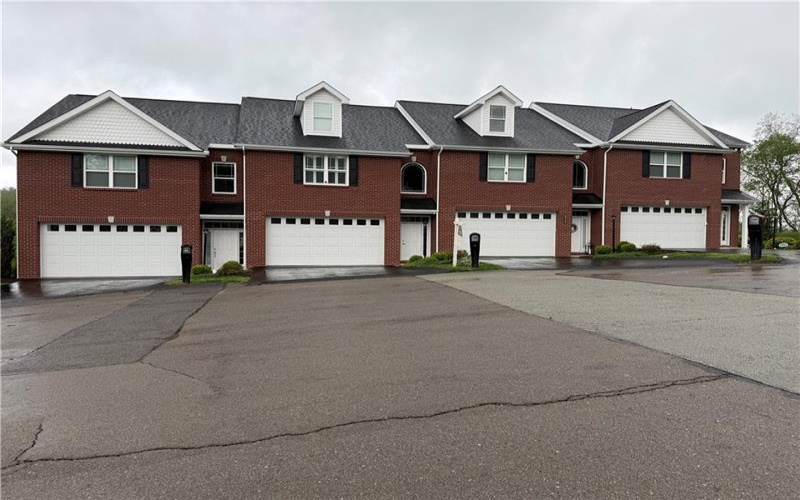 211 Settlers Ct, Venetia, 15367, 3 Bedrooms Bedrooms, 8 Rooms Rooms,2.1 BathroomsBathrooms,Residential,For Sale,Settlers Ct,1739211