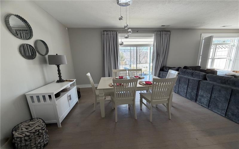 211 Settlers Ct, Venetia, 15367, 3 Bedrooms Bedrooms, 8 Rooms Rooms,2.1 BathroomsBathrooms,Residential,For Sale,Settlers Ct,1739211
