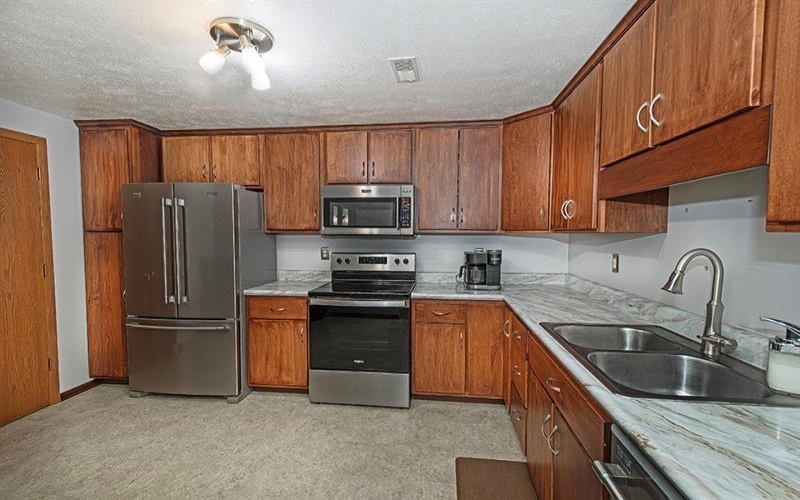 2750 Iowa Drive, Lower Burrell, 15068, 2 Bedrooms Bedrooms, 5 Rooms Rooms,2 BathroomsBathrooms,Residential,For Sale,Iowa Drive,1746929