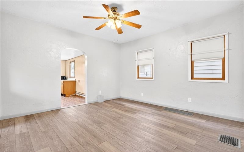 101 7th St, Monongahela, 15063, 2 Bedrooms Bedrooms, 7 Rooms Rooms,1 BathroomBathrooms,Residential,For Sale,7th St,1746971