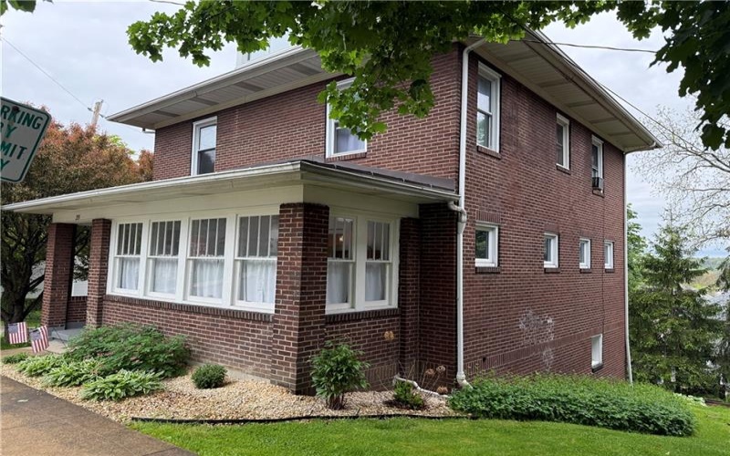235 Center Ave, Greensburg, 15601, 4 Bedrooms Bedrooms, ,1 BathroomBathrooms,Lease,For Rent,Center Ave,1744623