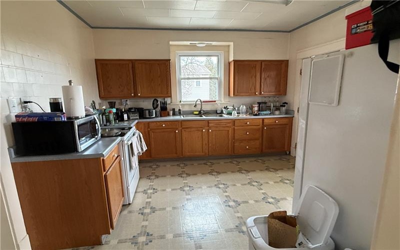235 Center Ave, Greensburg, 15601, 4 Bedrooms Bedrooms, ,1 BathroomBathrooms,Lease,For Rent,Center Ave,1744623