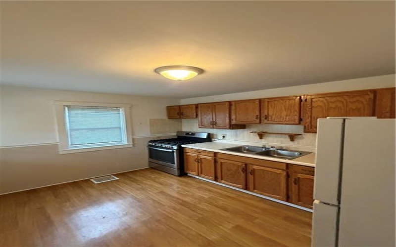 20 Pine St, Ellsworth, 15331, 2 Bedrooms Bedrooms, ,1 BathroomBathrooms,Lease,For Rent,Pine St,1746985