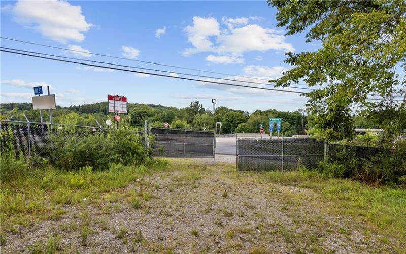 27 Mcilvaine Rd, Bentleyville, 15314, ,Commercial-industrial-business,For Sale,Mcilvaine Rd,1731285