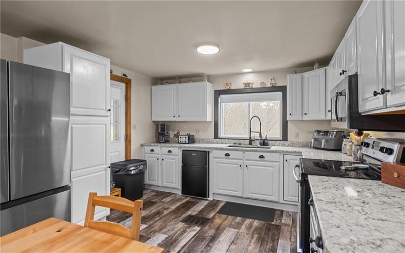 414 State Route 231, Claysville, 15323, 3 Bedrooms Bedrooms, 8 Rooms Rooms,1 BathroomBathrooms,Residential,For Sale,State Route 231,1731358