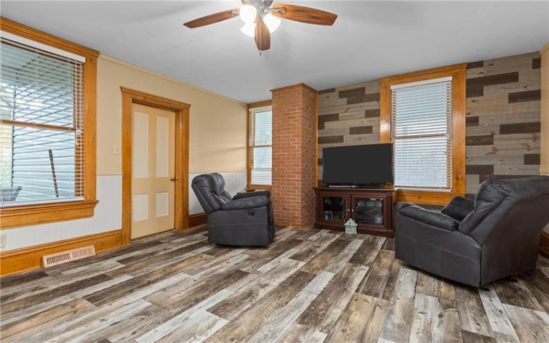 414 State Route 231, Claysville, 15323, 3 Bedrooms Bedrooms, 8 Rooms Rooms,1 BathroomBathrooms,Residential,For Sale,State Route 231,1731358