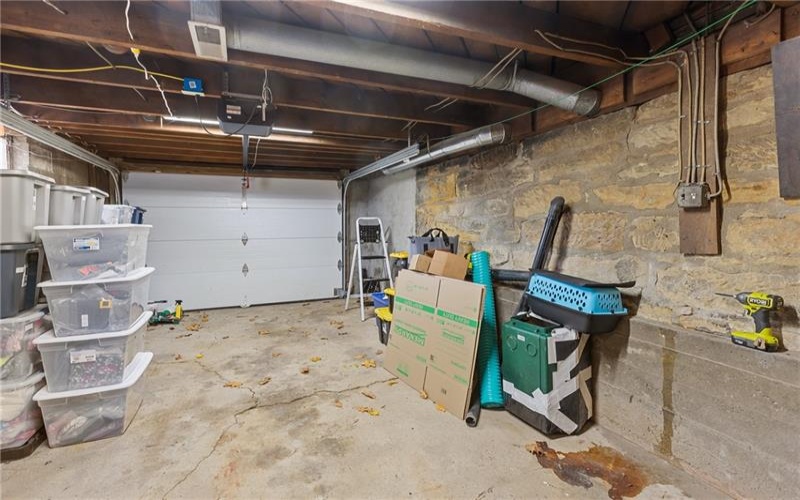 414 State Route 231, Claysville, 15323, 3 Bedrooms Bedrooms, 8 Rooms Rooms,1 BathroomBathrooms,Residential,For Sale,State Route 231,1731358