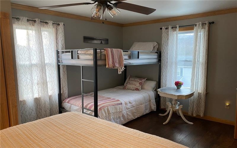 12 Logan St., Ohiopyle, 15470, 4 Bedrooms Bedrooms, 7 Rooms Rooms,2 BathroomsBathrooms,Residential,For Sale,Logan St.,1739397