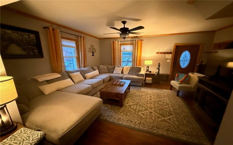 12 Logan St., Ohiopyle, 15470, 4 Bedrooms Bedrooms, 7 Rooms Rooms,2 BathroomsBathrooms,Residential,For Sale,Logan St.,1739397
