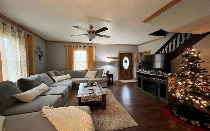 12 Logan St., Ohiopyle, 15470, 4 Bedrooms Bedrooms, 7 Rooms Rooms,2 BathroomsBathrooms,Residential,For Sale,Logan St.,1739397