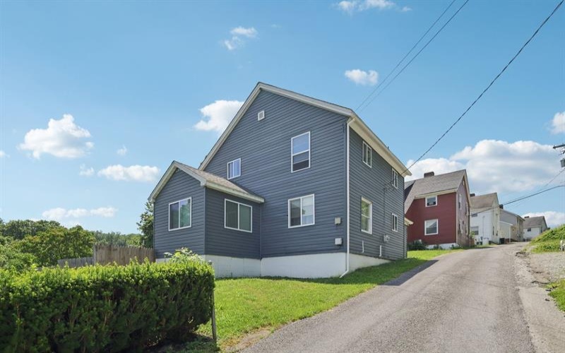 130 Pershing BOULEVARD, Nemacolin, 15351, 3 Bedrooms Bedrooms, 7 Rooms Rooms,1.1 BathroomsBathrooms,Residential,For Sale,Pershing,1747005