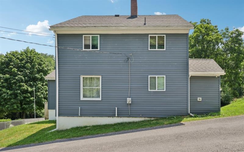 130 Pershing BOULEVARD, Nemacolin, 15351, 3 Bedrooms Bedrooms, 7 Rooms Rooms,1.1 BathroomsBathrooms,Residential,For Sale,Pershing,1747005