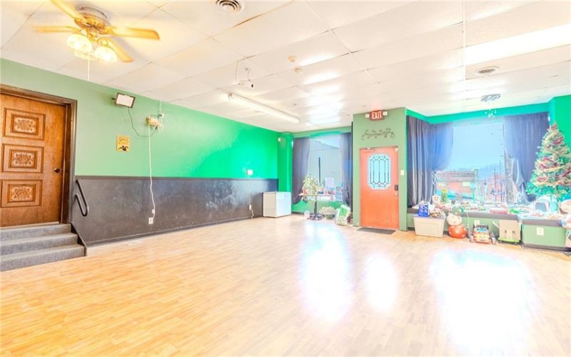 212 4th St, Jeannette, 15644, ,Commercial-industrial-business,For Sale,4th St,1742251