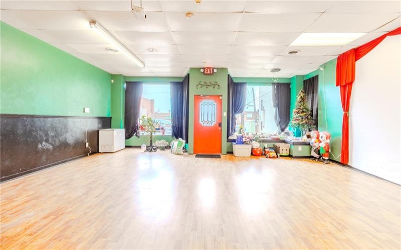212 4th St, Jeannette, 15644, ,Commercial-industrial-business,For Sale,4th St,1742251