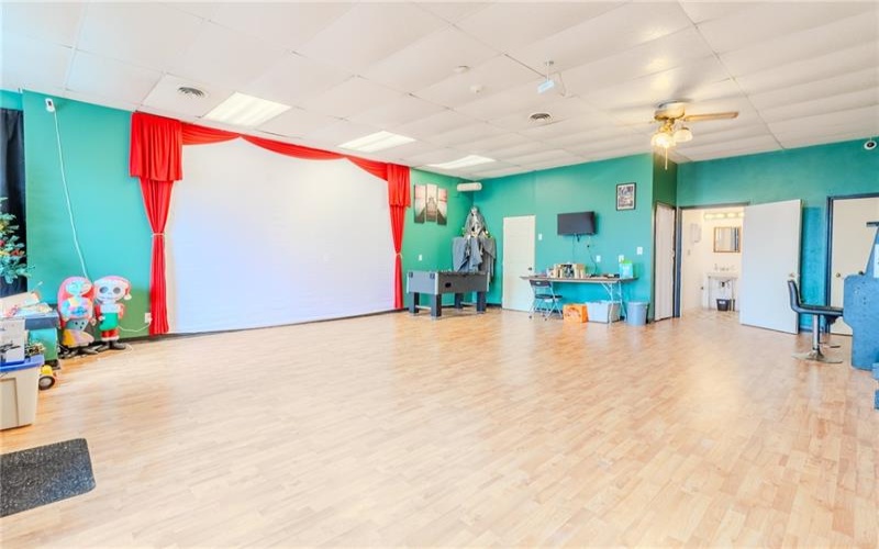 212 4th St, Jeannette, 15644, ,Commercial-industrial-business,For Sale,4th St,1742251