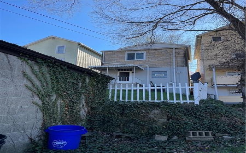 702 Lookout Ave, Charleroi, 15022, 3 Bedrooms Bedrooms, ,1.1 BathroomsBathrooms,Residential,For Sale,Lookout Ave,1747025