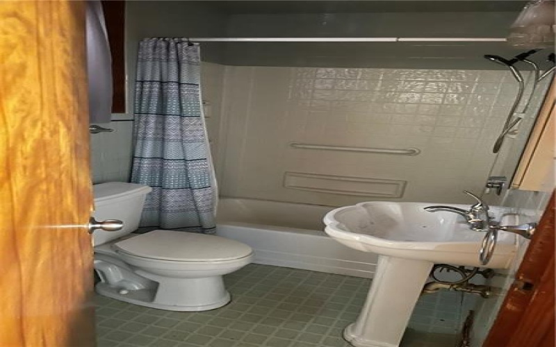 702 Lookout Ave, Charleroi, 15022, 3 Bedrooms Bedrooms, ,1.1 BathroomsBathrooms,Residential,For Sale,Lookout Ave,1747025