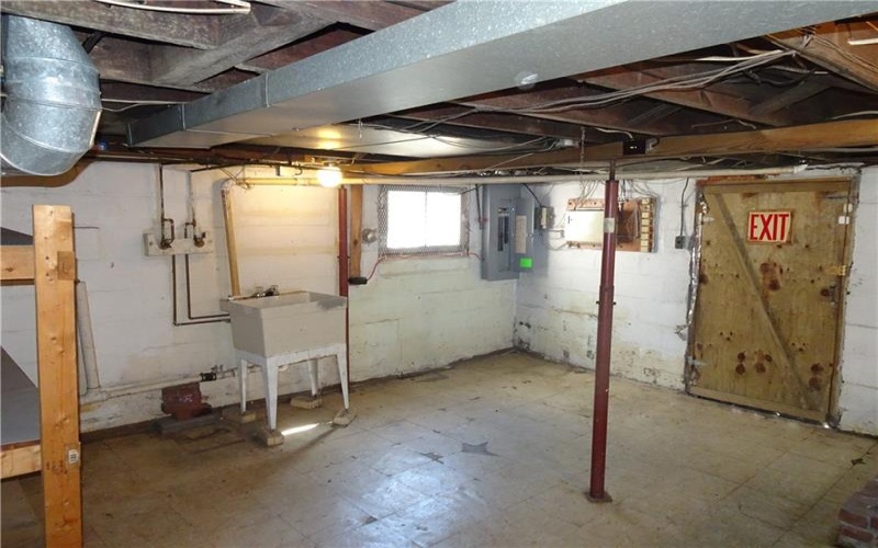 227 6th St, Youngwood, 15697, 3 Bedrooms Bedrooms, ,2 BathroomsBathrooms,Lease,For Rent,6th St,1725011