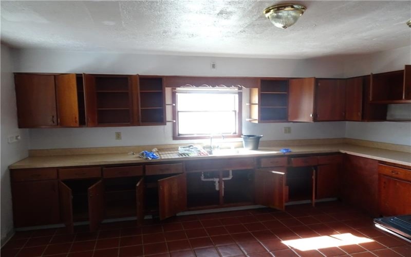 227 6th St, Youngwood, 15697, 3 Bedrooms Bedrooms, ,2 BathroomsBathrooms,Lease,For Rent,6th St,1725011