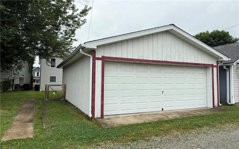 417 Fairmont Street, Latrobe, 15650, 4 Bedrooms Bedrooms, 8 Rooms Rooms,1.1 BathroomsBathrooms,Residential,For Sale,Fairmont Street,1739419