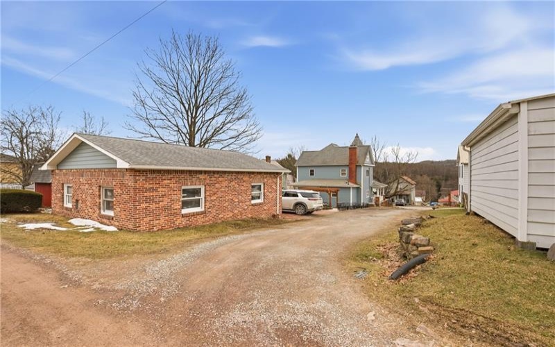 413 Broadway, Rockwood, 15557, 3 Bedrooms Bedrooms, 7 Rooms Rooms,3 BathroomsBathrooms,Residential,For Sale,Broadway,1742279