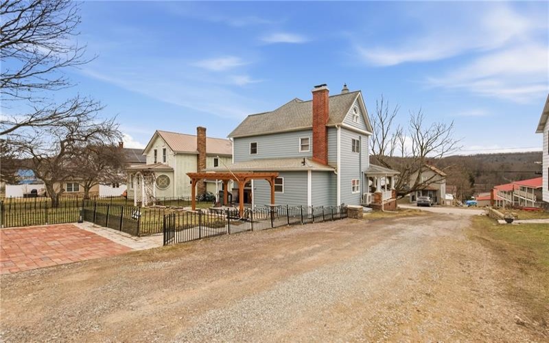 413 Broadway, Rockwood, 15557, 3 Bedrooms Bedrooms, 7 Rooms Rooms,3 BathroomsBathrooms,Residential,For Sale,Broadway,1742279