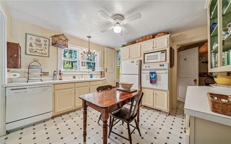 RD#1 LIGONIER SOUTH, LIGONIER, 15687, 3 Bedrooms Bedrooms, 7 Rooms Rooms,1.2 BathroomsBathrooms,Residential,For Sale,LIGONIER SOUTH,1725024