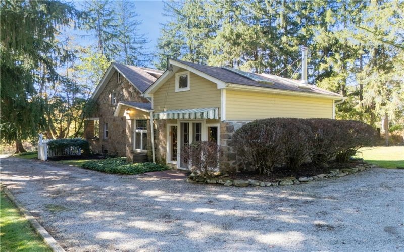 RD#1 LIGONIER SOUTH, LIGONIER, 15687, 3 Bedrooms Bedrooms, 7 Rooms Rooms,1.2 BathroomsBathrooms,Residential,For Sale,LIGONIER SOUTH,1725024