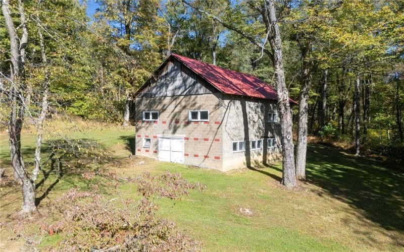 RD#1 LIGONIER SOUTH, LIGONIER, 15687, 3 Bedrooms Bedrooms, 7 Rooms Rooms,1.2 BathroomsBathrooms,Residential,For Sale,LIGONIER SOUTH,1725024