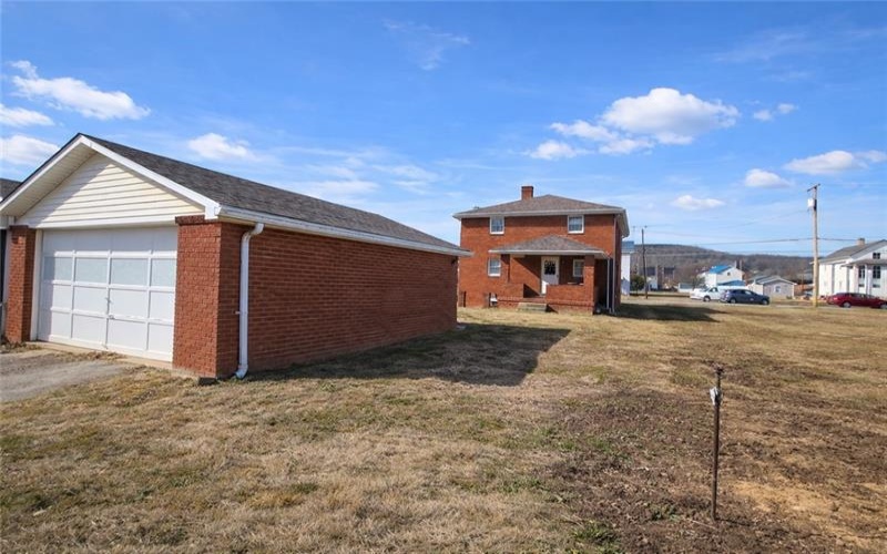 404 Indiana Avenue, Avonmore, 15618, 4 Bedrooms Bedrooms, 11 Rooms Rooms,2.1 BathroomsBathrooms,Residential,For Sale,Indiana Avenue,1742288