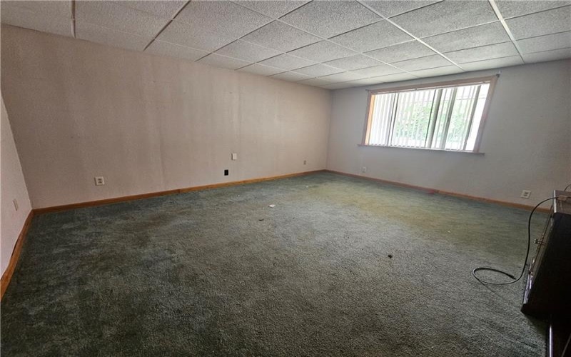 326 Riverside Dr, Belle Vernon, 15479, 5 Bedrooms Bedrooms, 10 Rooms Rooms,1.1 BathroomsBathrooms,Residential,For Sale,Riverside Dr,1739514