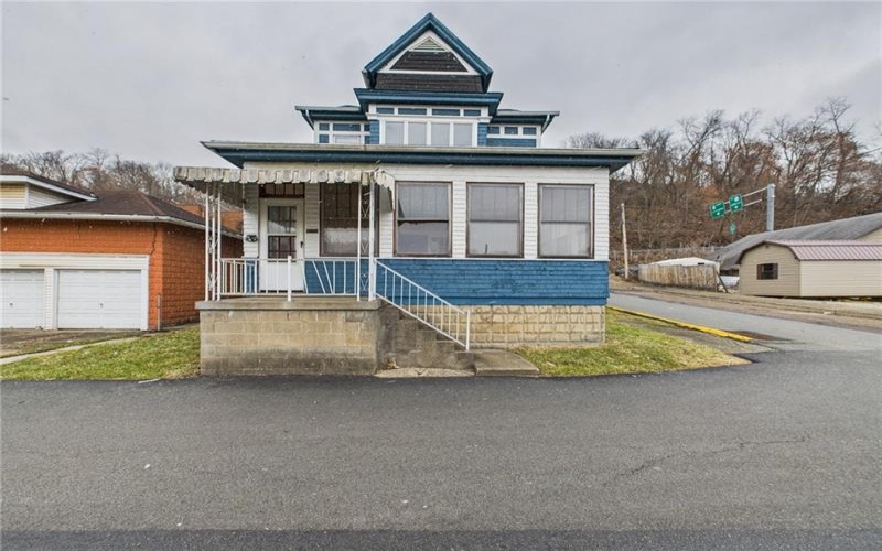 502 Liberty Ave, Charleroi, 15022, 5 Bedrooms Bedrooms, ,2.1 BathroomsBathrooms,Residential,For Sale,Liberty Ave,1742323